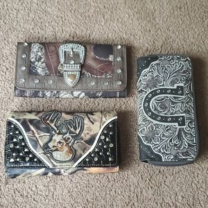 B2G1 WALLETS